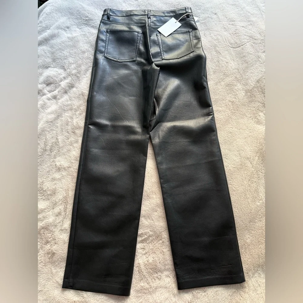 {NOT FOR SALE} ⛔️ NWT Aritzia The Melina Vegan Leather Pant Short Black Size 8